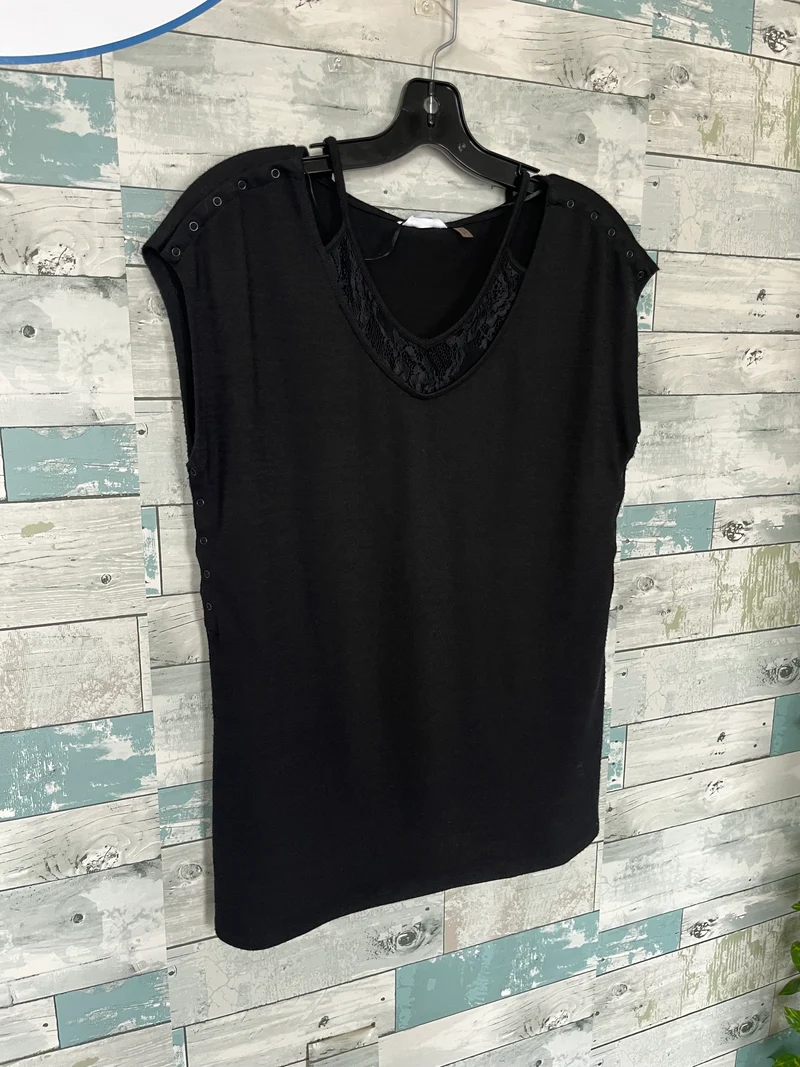 Thyme Maternity nursing top