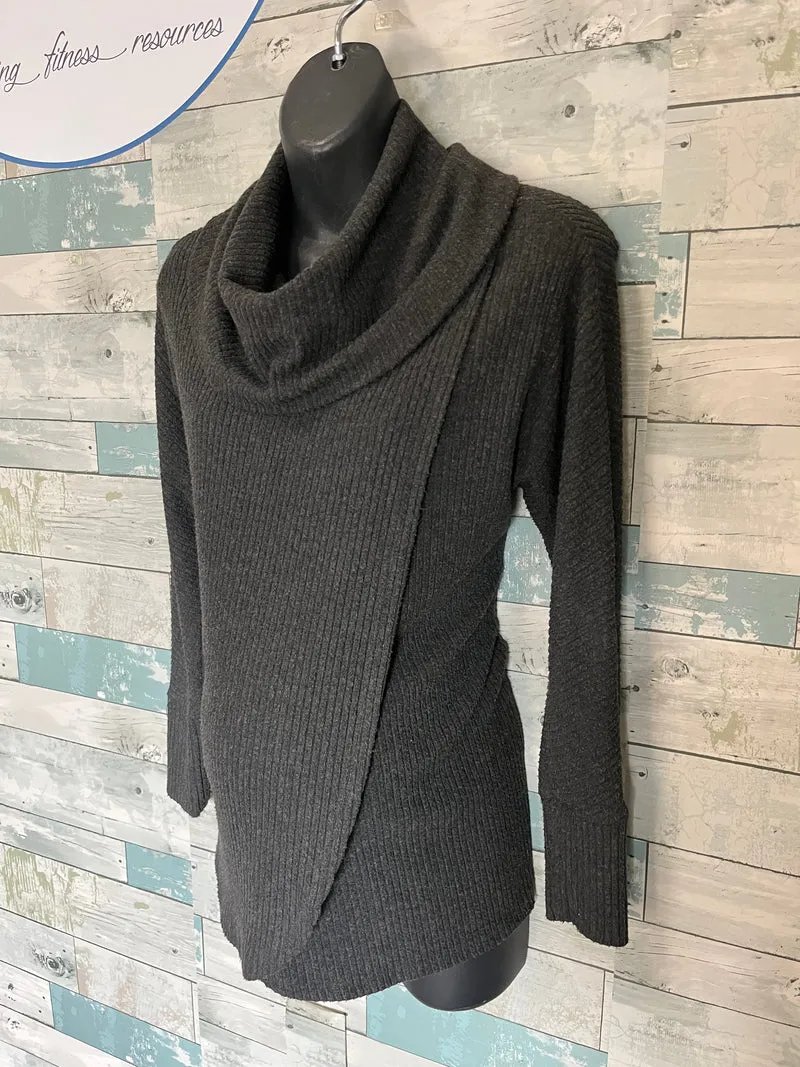 A Pea in the Pod nursing top