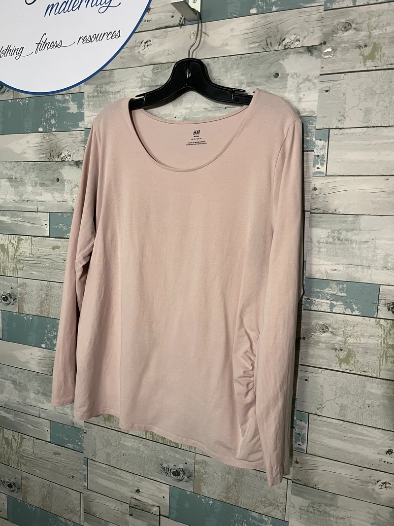 H&M Mama maternity top