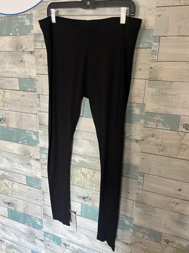Isabella Oliver Maternity bottoms